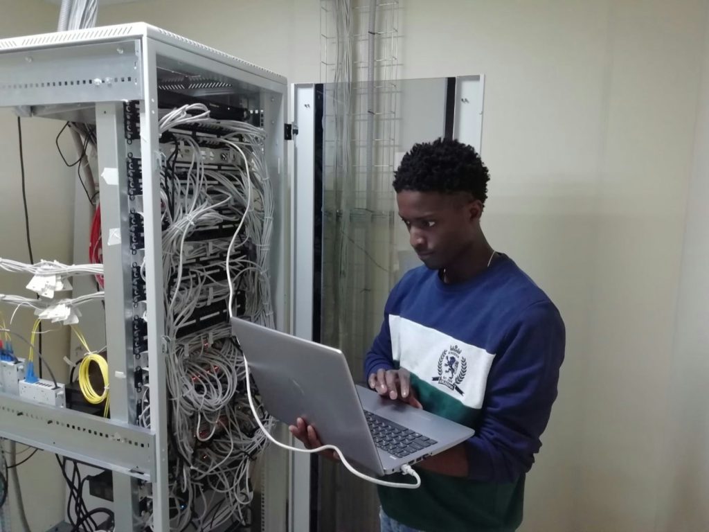 Network Engineer Salaries by Country 2025-2026